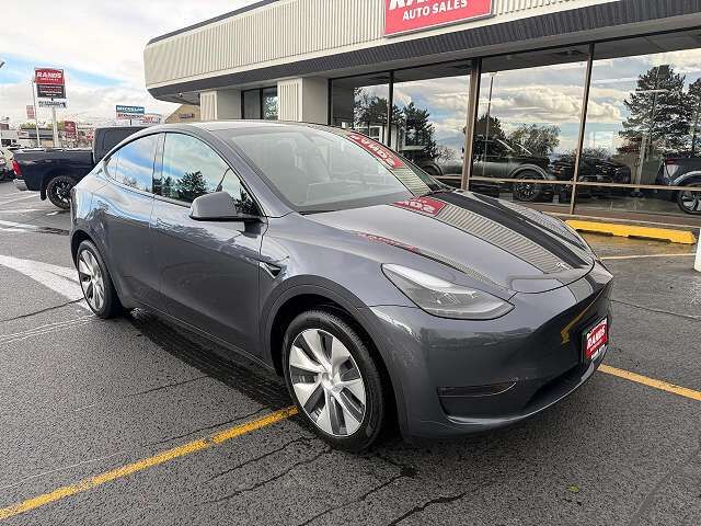 2023 TESLA Model Y