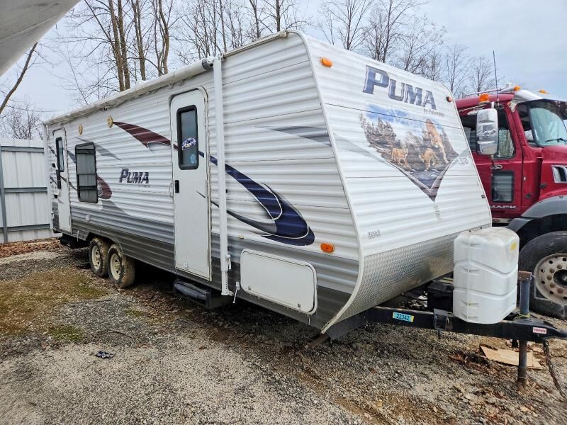 2011 FOREST RIVER Puma Towables