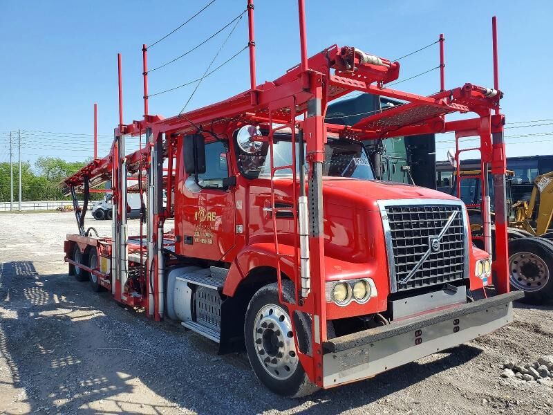 2017 VOLVO TRUCK VAH