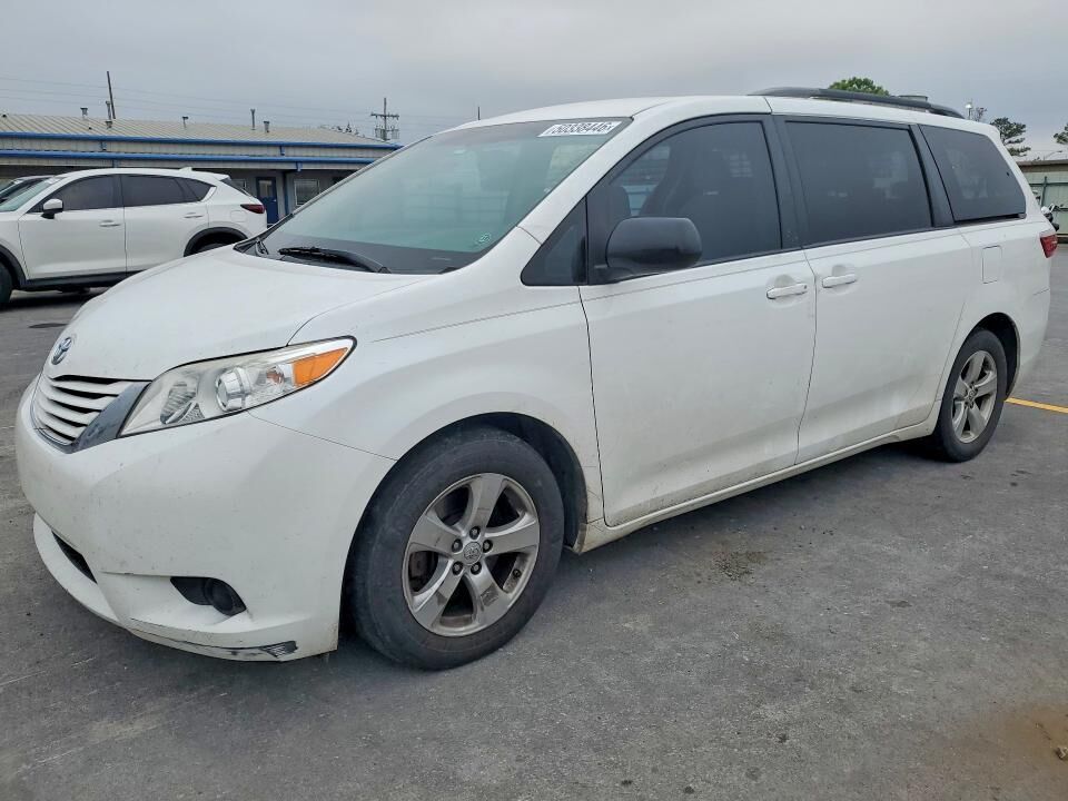 2015 TOYOTA Sienna