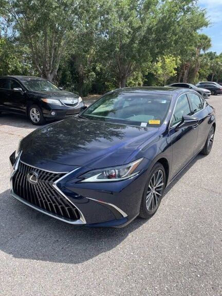 2022 LEXUS ES
