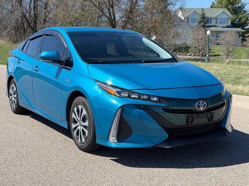 2017 TOYOTA Prius