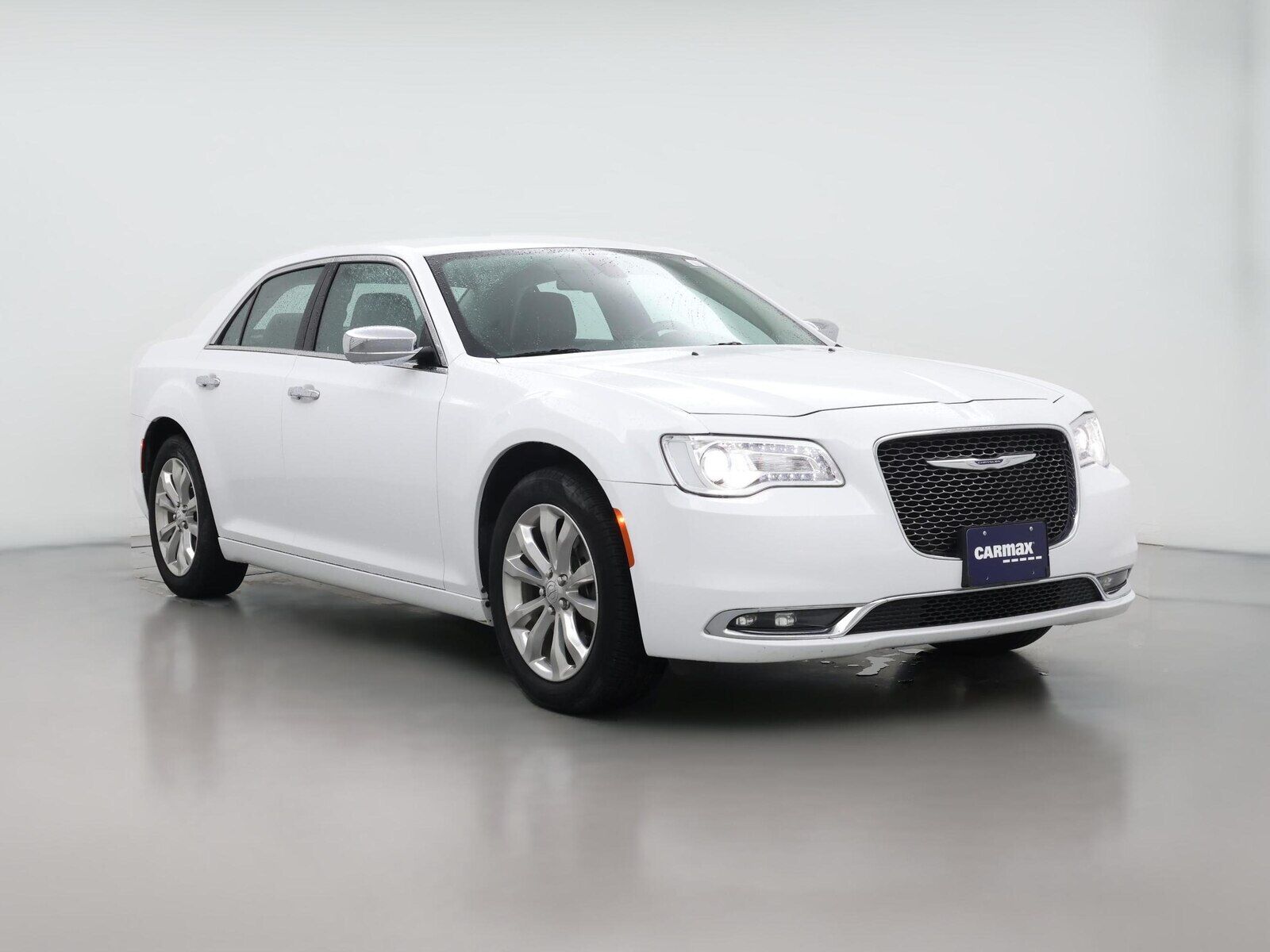 2019 CHRYSLER 300