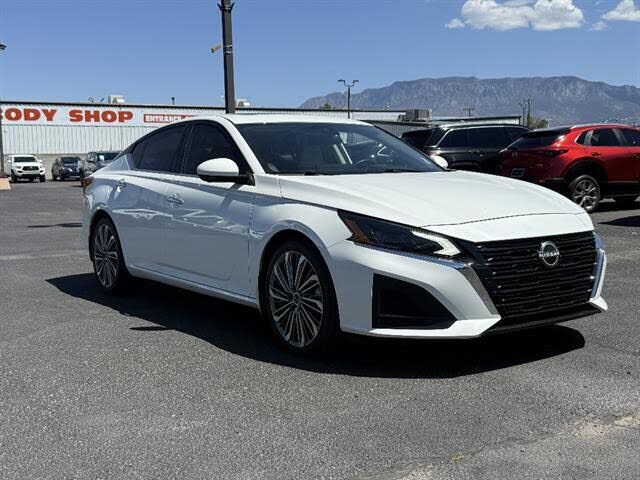 2024 NISSAN Altima
