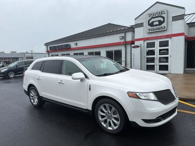 2016 LINCOLN MKT