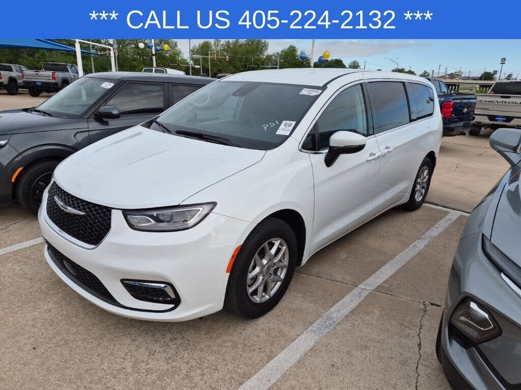 2023 CHRYSLER Pacifica