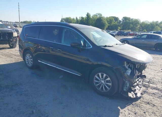 2019 CHRYSLER Pacifica