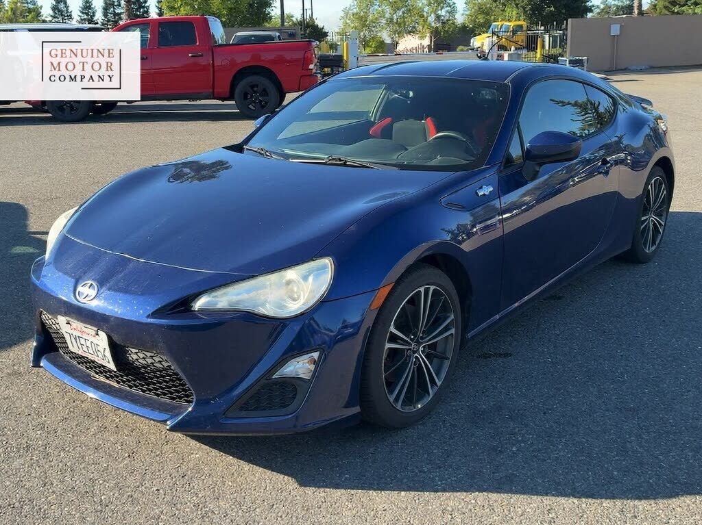2013 TOYOTA Scion