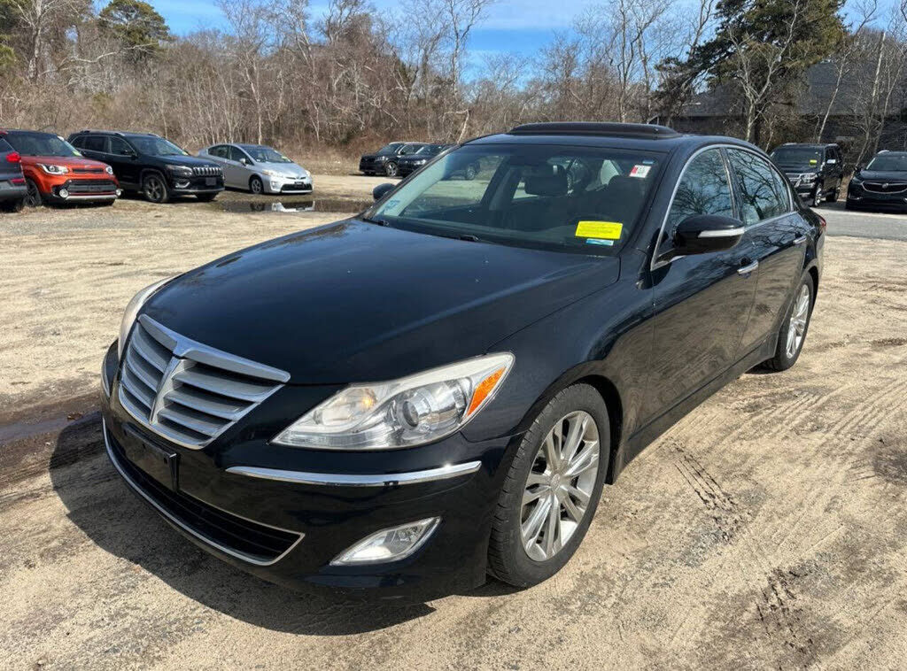 2013 HYUNDAI Genesis