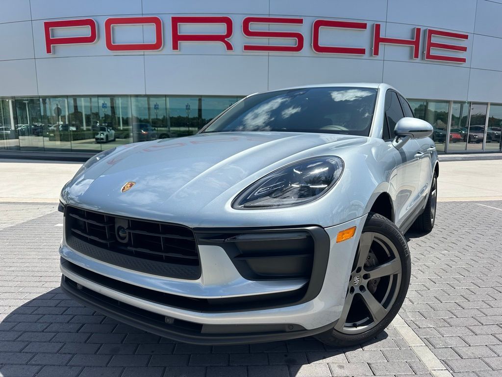 2023 PORSCHE Macan
