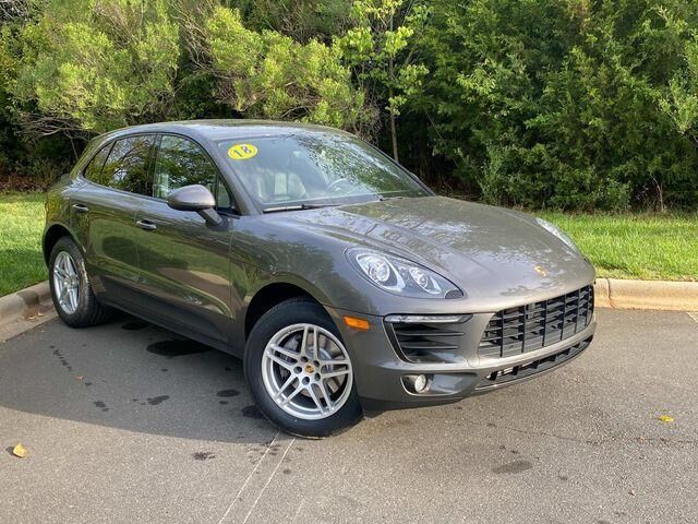 2018 PORSCHE Macan