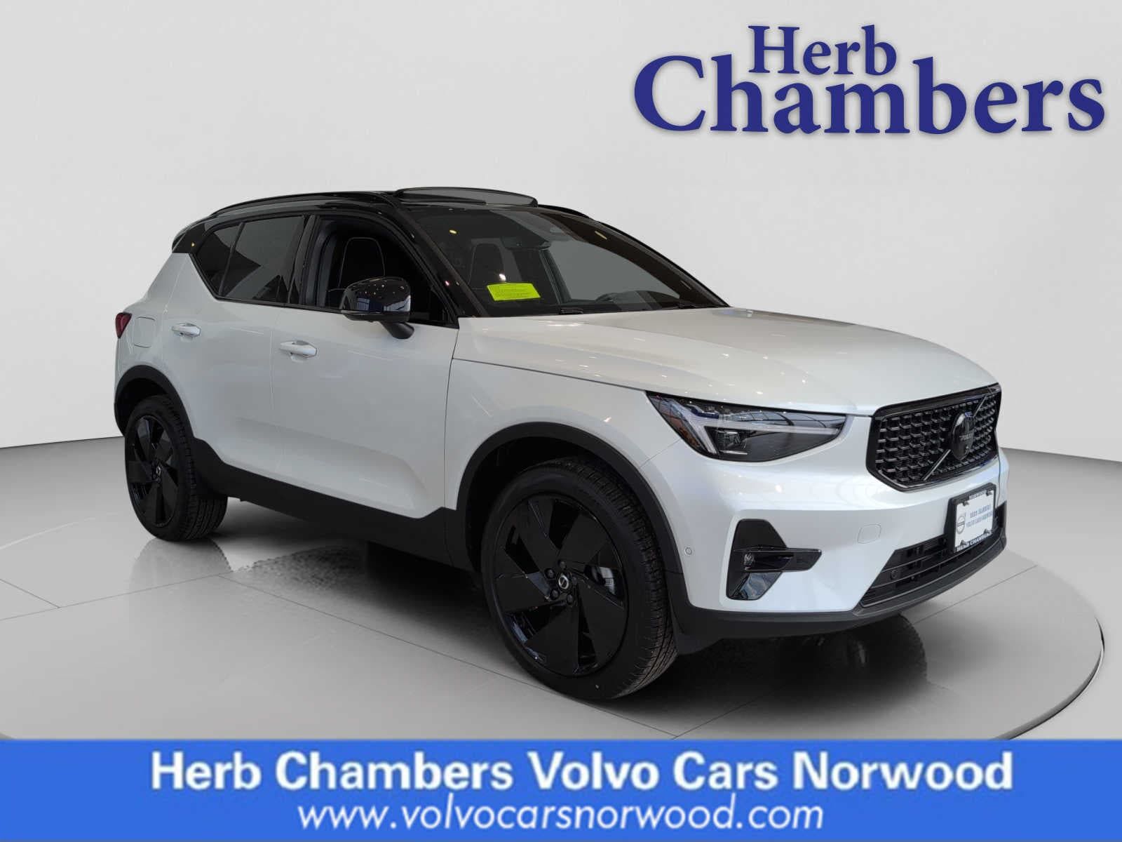 2026 VOLVO XC40