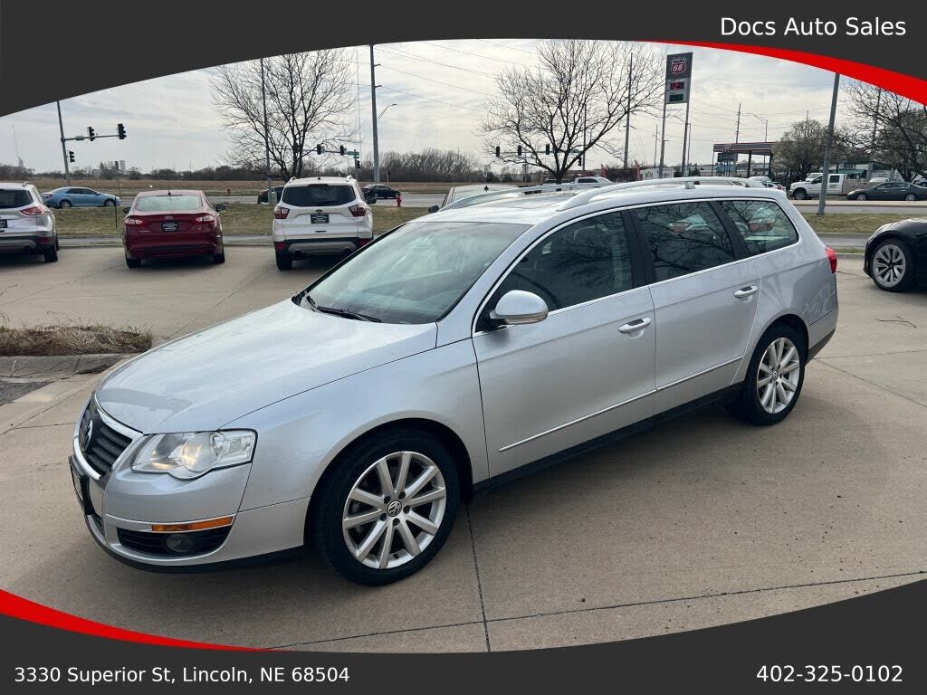 2010 VOLKSWAGEN Passat