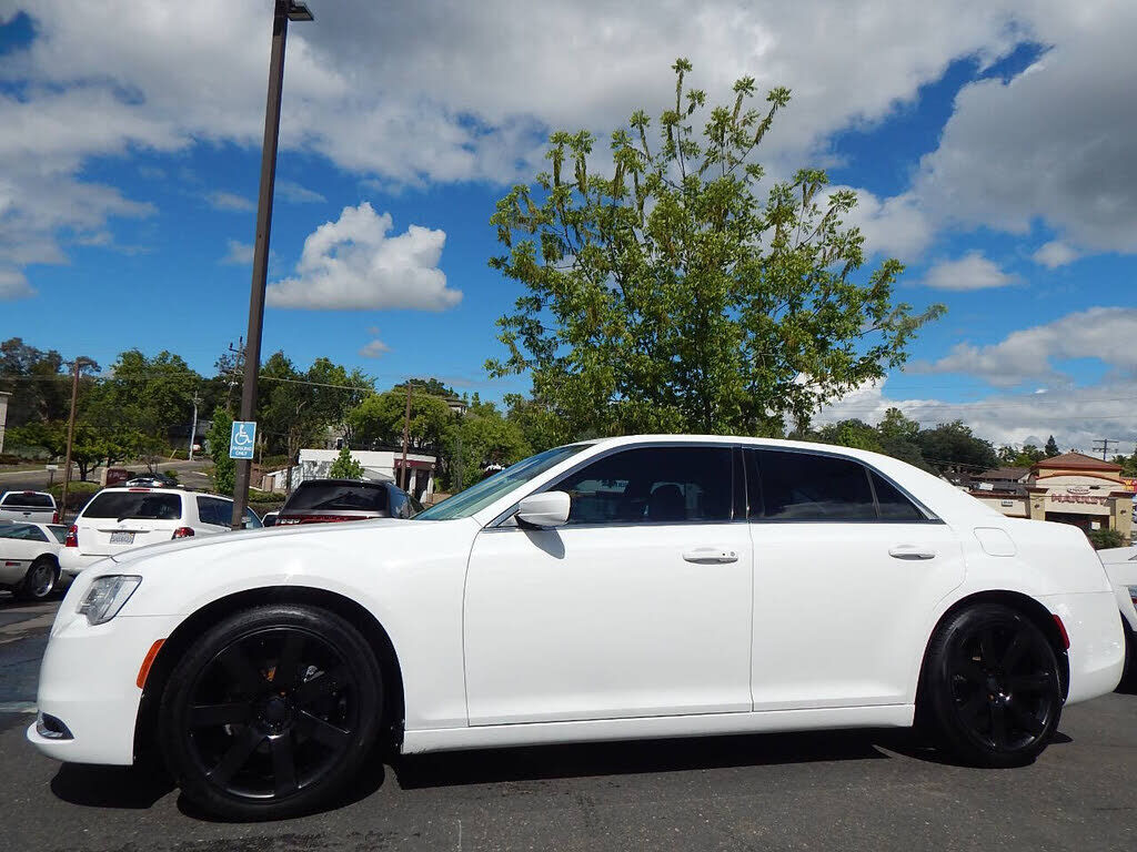 2015 CHRYSLER 300