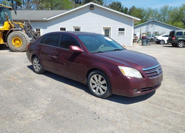 2005 TOYOTA Avalon