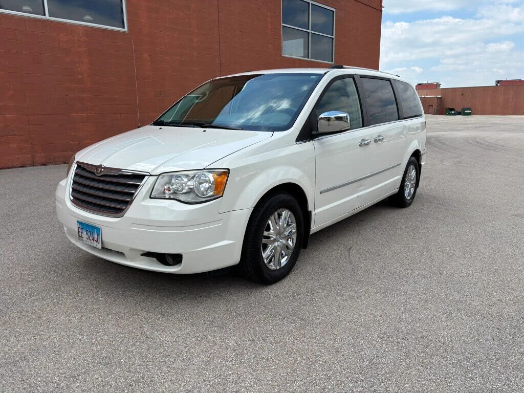 2010 CHRYSLER Town and Country