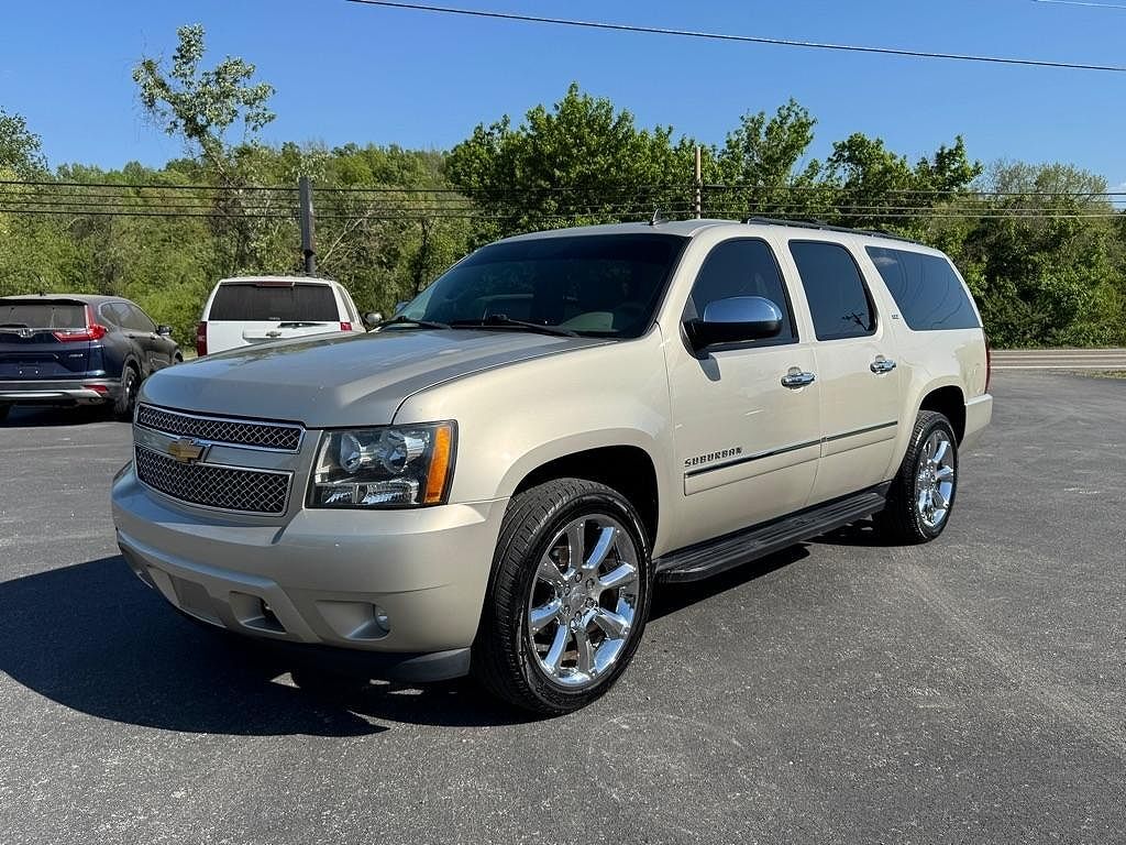 2013 CHEVROLET Suburban