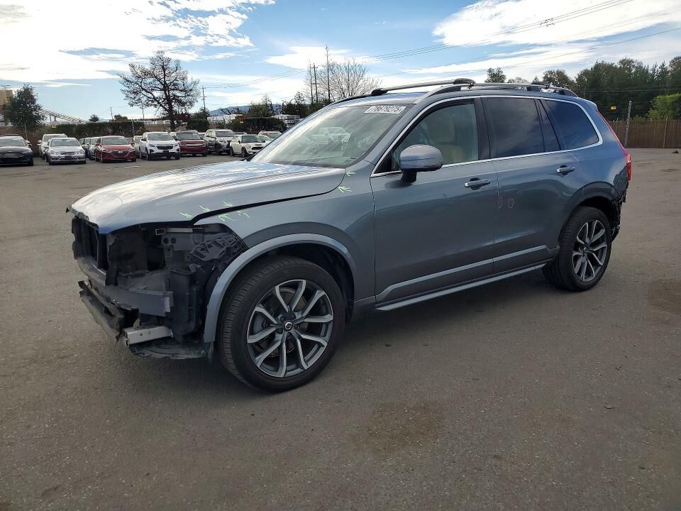 2017 VOLVO XC90