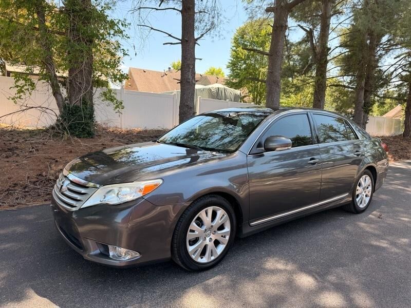 2011 TOYOTA Avalon