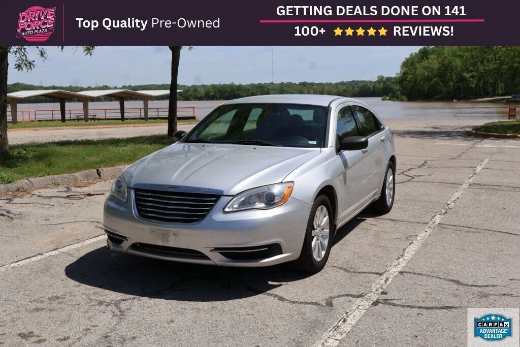 2012 CHRYSLER 200