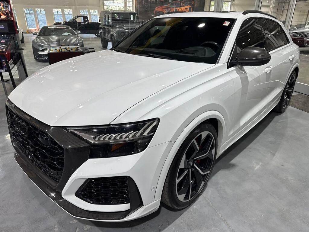 2020 AUDI Q8
