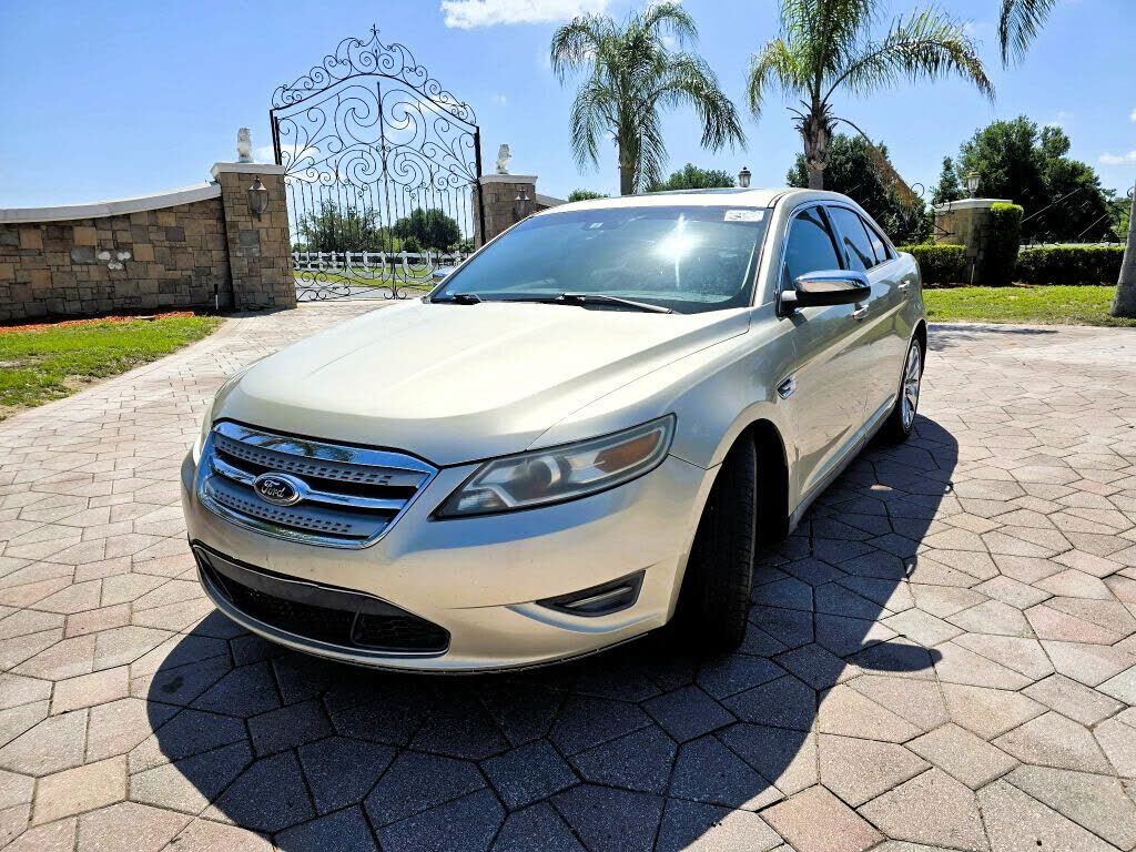 2011 FORD Taurus
