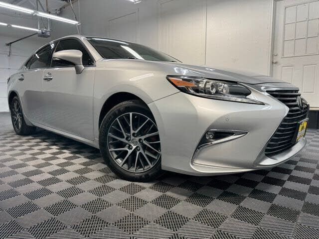 2016 LEXUS ES
