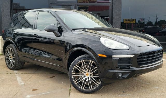 2017 PORSCHE Cayenne