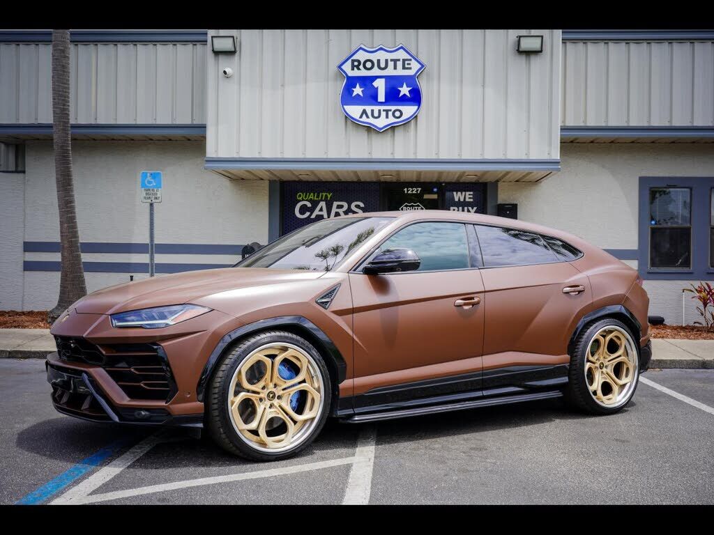 2019 LAMBORGHINI URUS