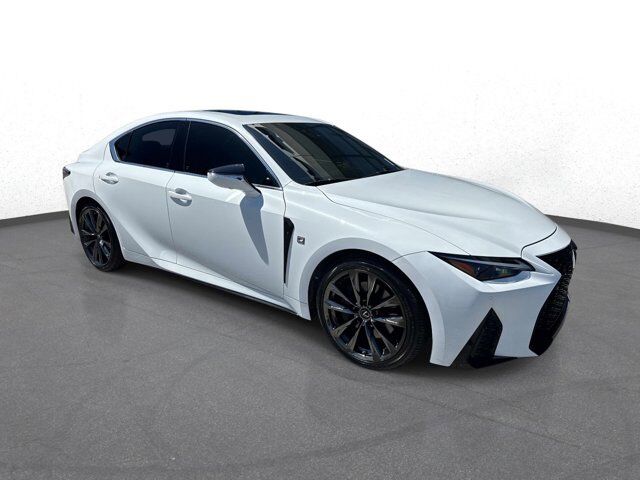 2022 LEXUS IS