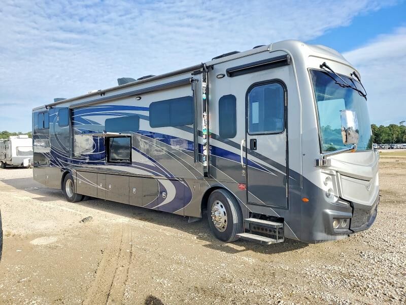 2022 FREIGHTLINER XC-M Modular Rail Rear Engine Motor Home Chassis