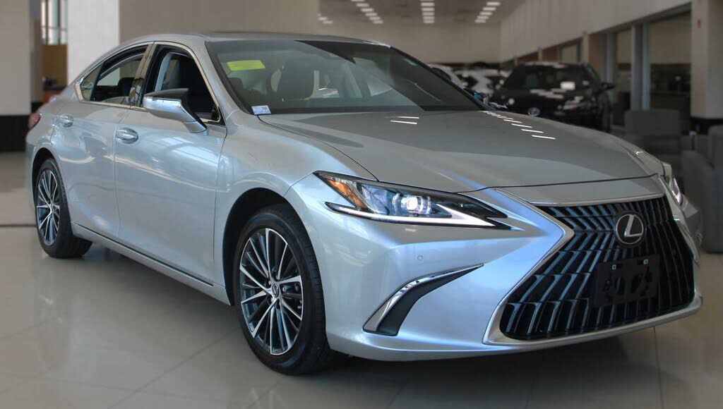 2024 LEXUS ES