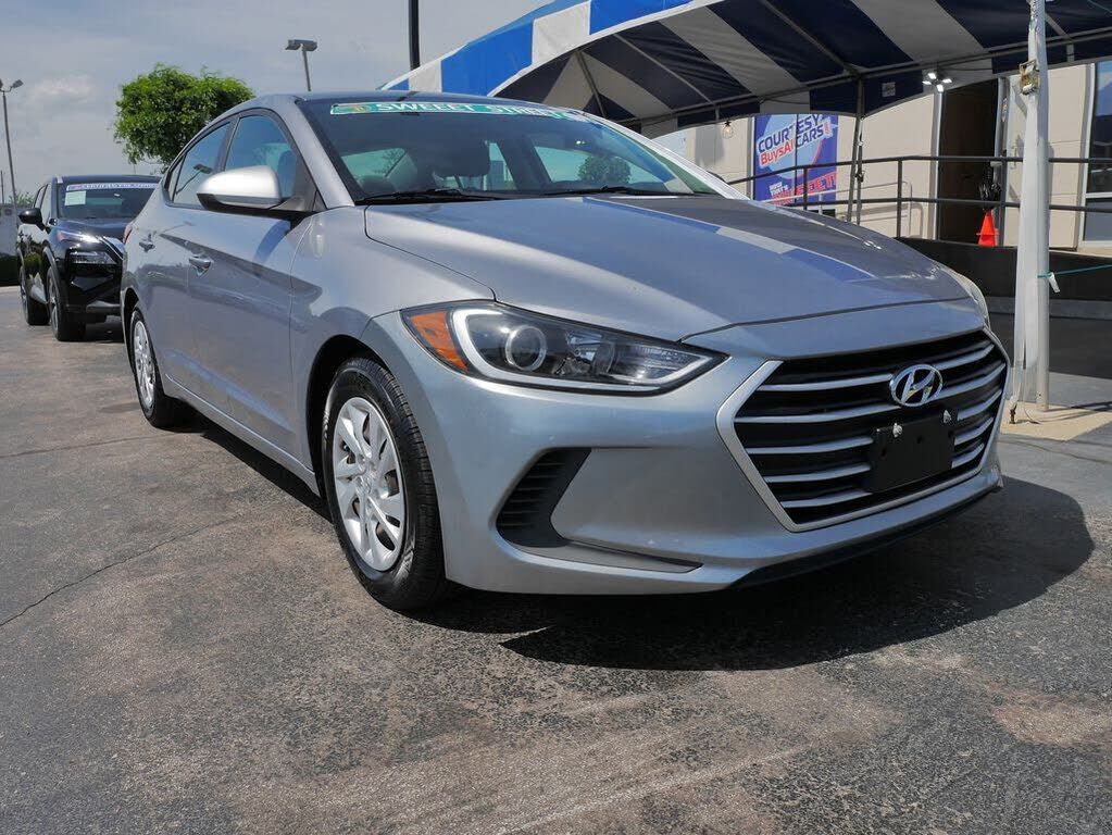 2017 HYUNDAI Elantra