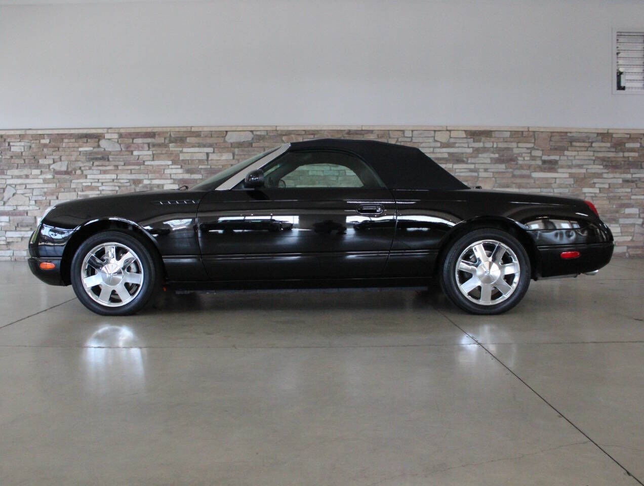 2002 FORD Thunderbird