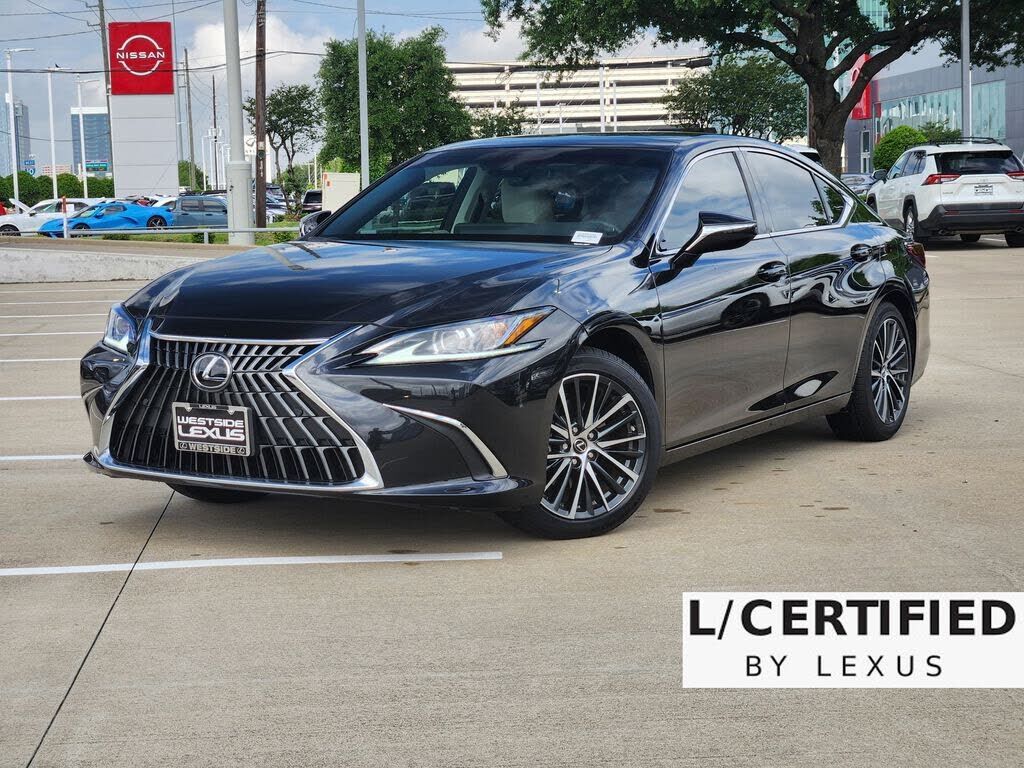 2025 LEXUS ES
