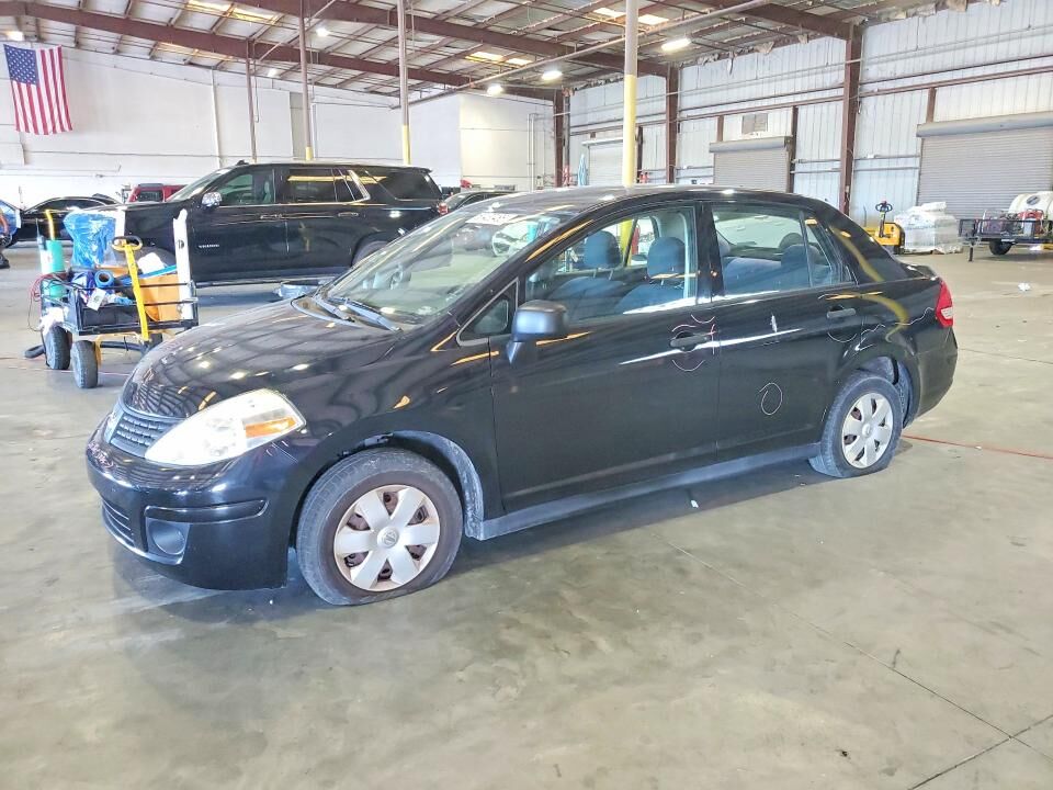 2011 NISSAN Versa
