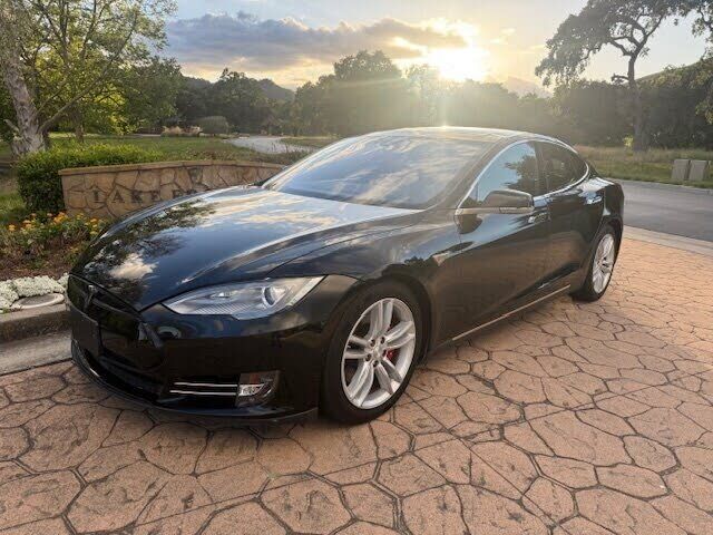 2016 TESLA Model S