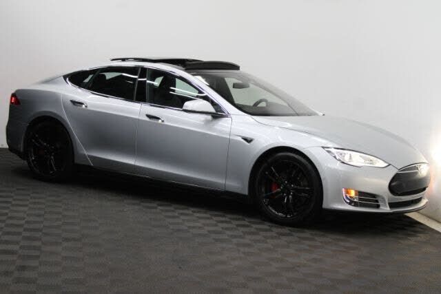 2015 TESLA Model S