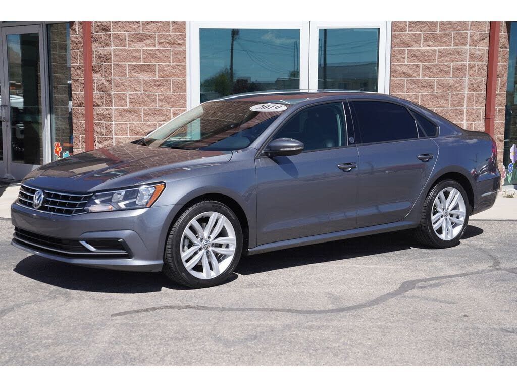 2019 VOLKSWAGEN Passat