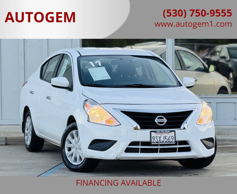 2017 NISSAN Versa