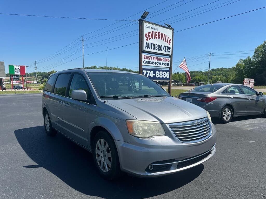 2014 CHRYSLER Town and Country