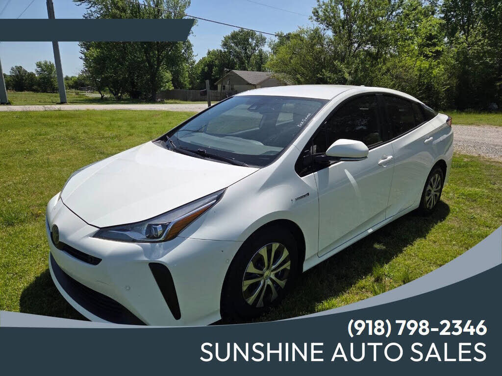 2019 TOYOTA PRIUS