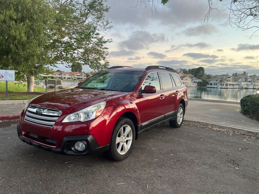 2013 SUBARU Outback