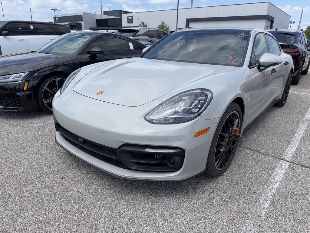 2023 PORSCHE Panamera