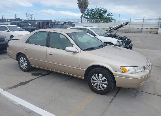 1998 TOYOTA Camry