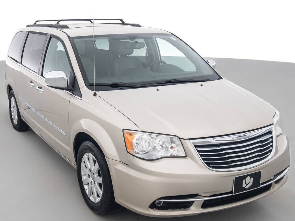 2012 CHRYSLER Town and Country