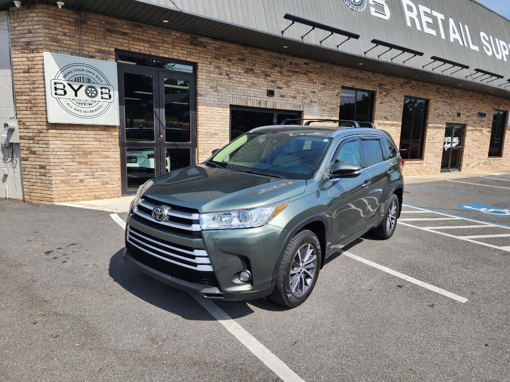 2017 TOYOTA Highlander