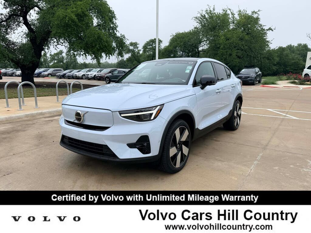 2024 VOLVO C40