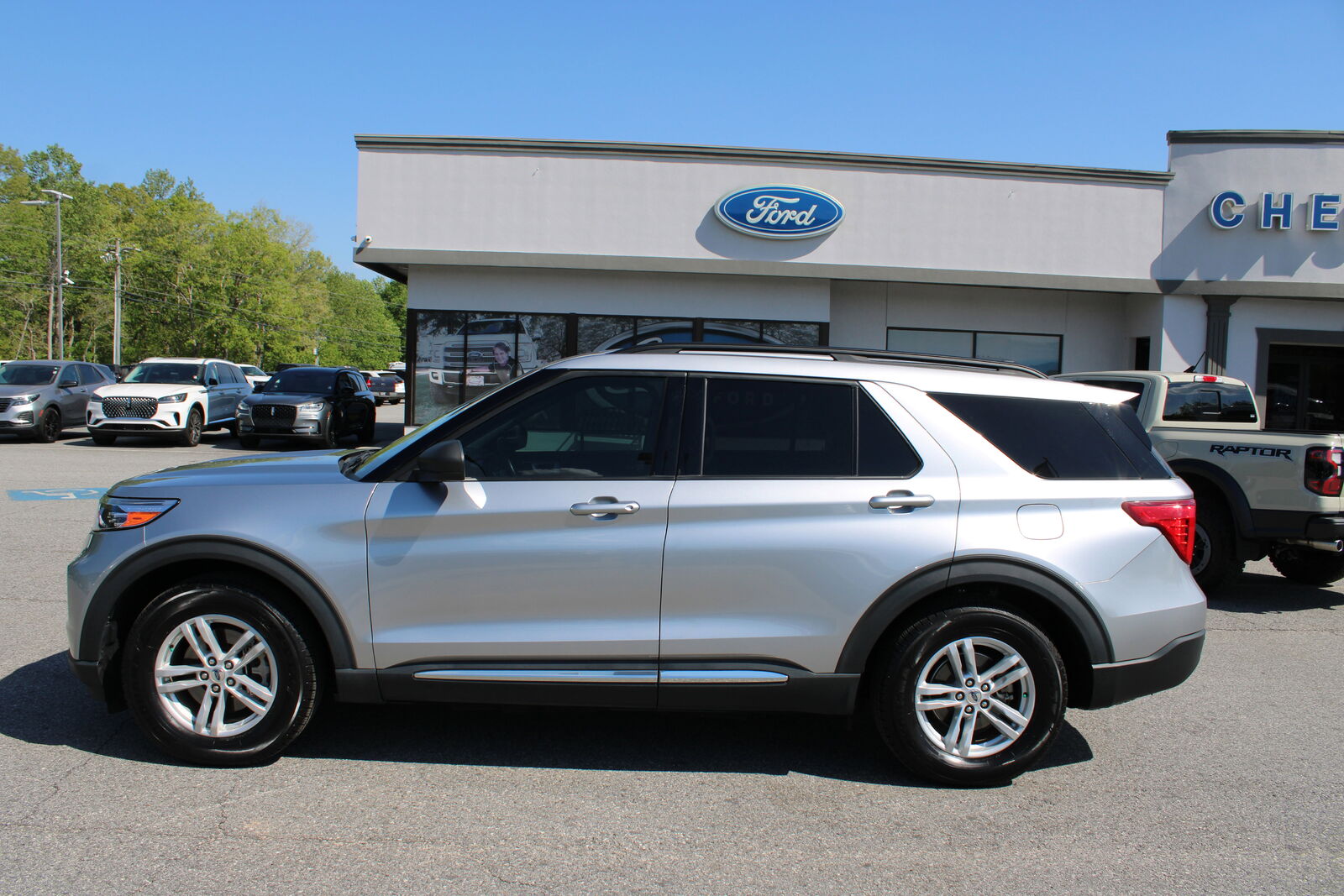 2021 FORD Explorer