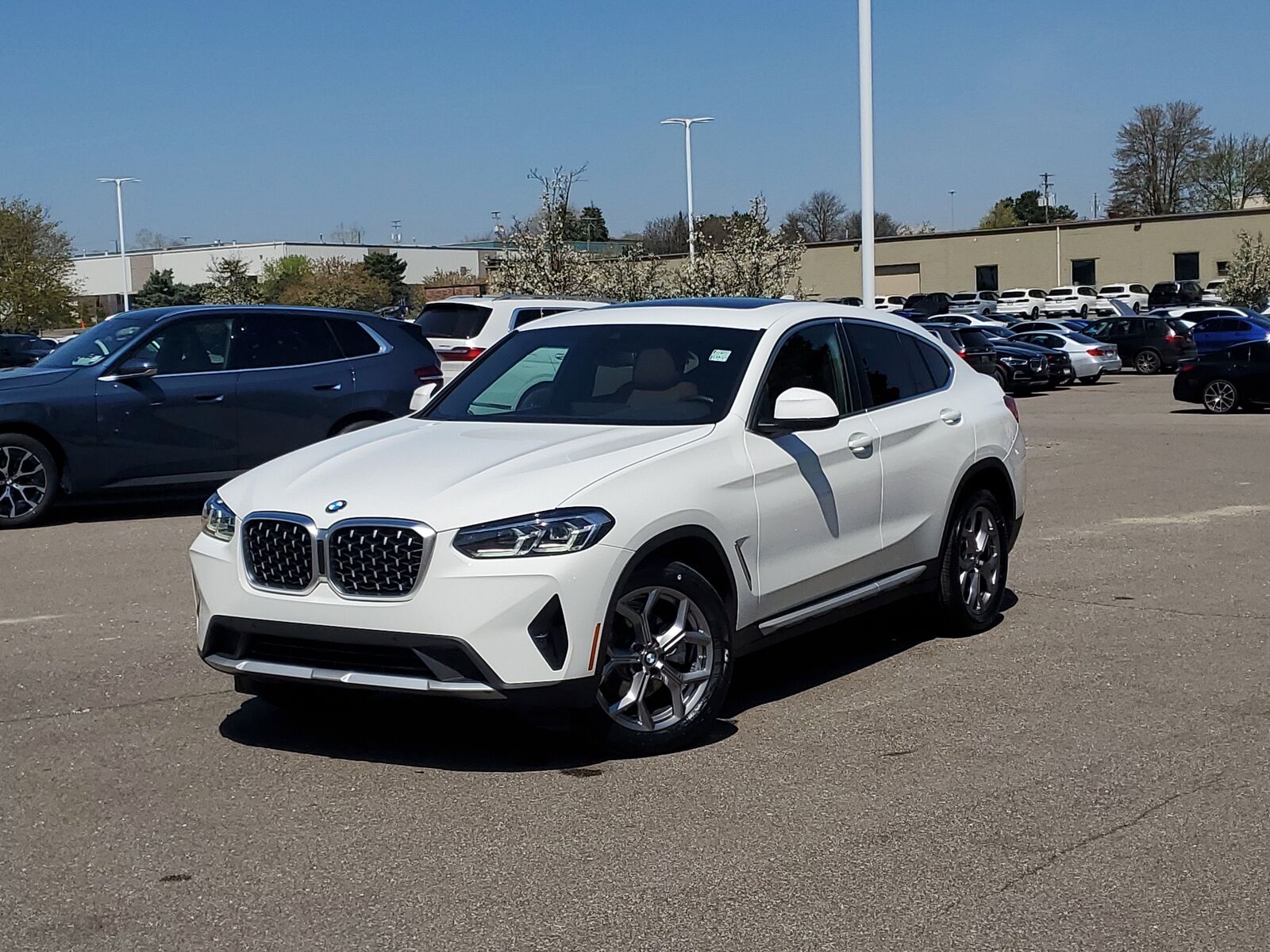 2023 BMW X4